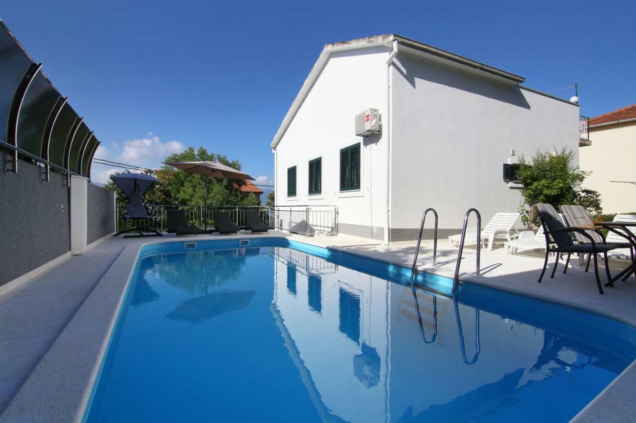 Luxury House With Pool Holiday home *