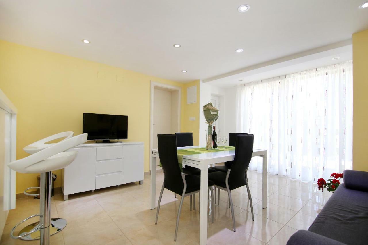 Luxury House With Pool Holiday home Trogir